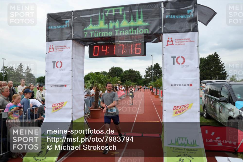 15.06.2025 - 7 Türme Triathlon Michael Strokosch http://msf.ph/oto/7983794 15.06.2025 14:17:16 Ziel 592, 751 meine-sportfotos.de