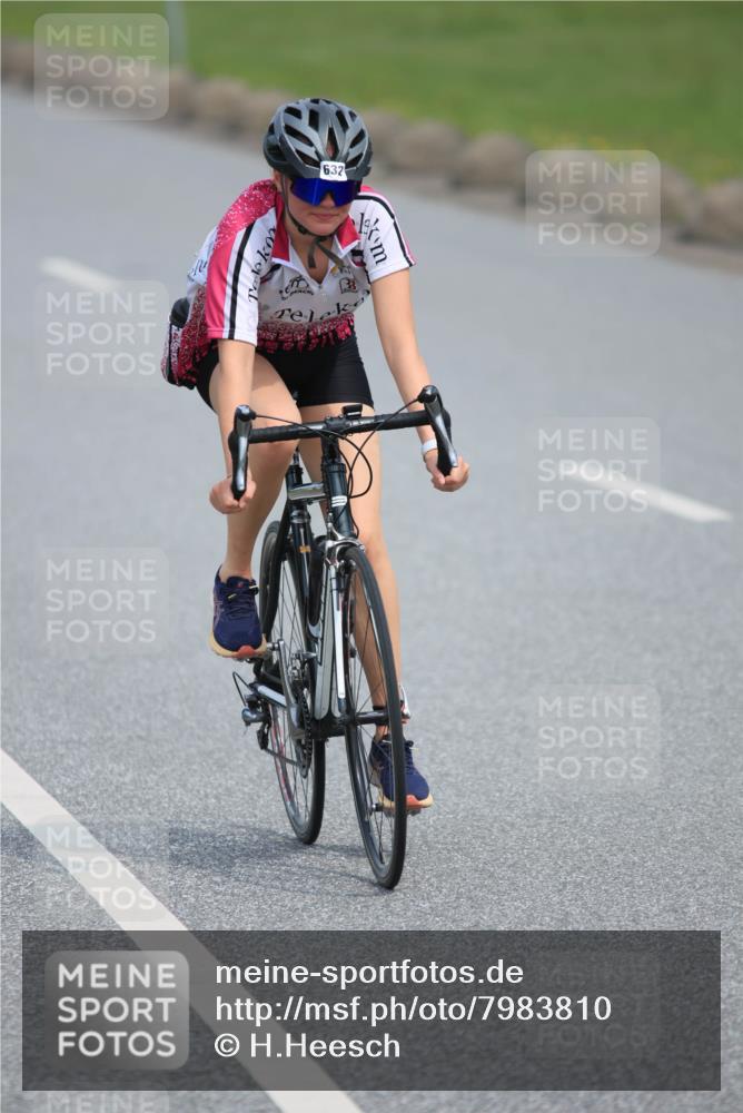 15.06.2025 - 27. Vierlanden-Triathlon H.Heesch http://msf.ph/oto/7983810 15.06.2025 10:58:10 Radfahren 475, 476, 487, 632 meine-sportfotos.de