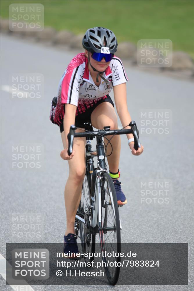 15.06.2025 - 27. Vierlanden-Triathlon H.Heesch http://msf.ph/oto/7983824 15.06.2025 10:58:11 Radfahren 475, 476, 487, 632 meine-sportfotos.de