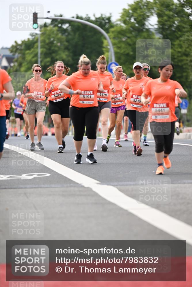 15.06.2025 - REWE Women's Run Dr. Thomas Lammeyer http://msf.ph/oto/7983832 15.06.2025 10:46:48 Laufen 44, 5278, 5191, 5479, 5357, 5215, 5441 meine-sportfotos.de