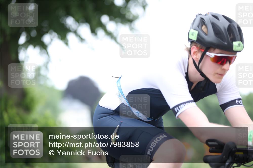 15.06.2025 - 7 Türme Triathlon Yannick Fuchs http://msf.ph/oto/7983858 15.06.2025 11:37:38 Radfahren 201 meine-sportfotos.de