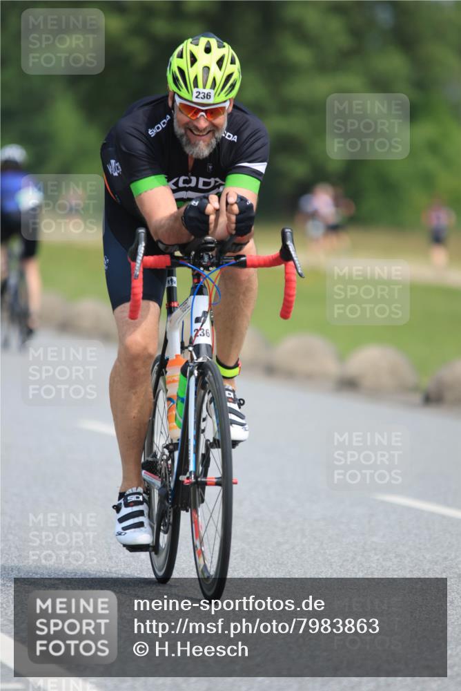 21.06.2025 - 27. Vierlanden-Triathlon H.Heesch http://msf.ph/oto/7983863 15.06.2025 11:18:30 Radfahren 219, 236, 836 meine-sportfotos.de