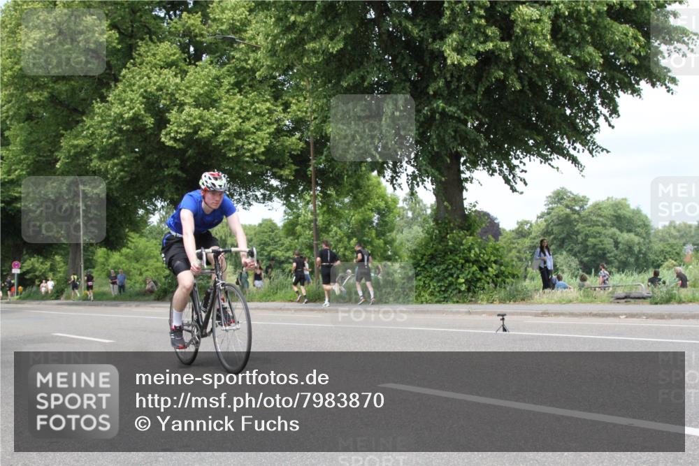 15.06.2025 - 7 Türme Triathlon Yannick Fuchs http://msf.ph/oto/7983870 15.06.2025 13:39:55 Radfahren  meine-sportfotos.de