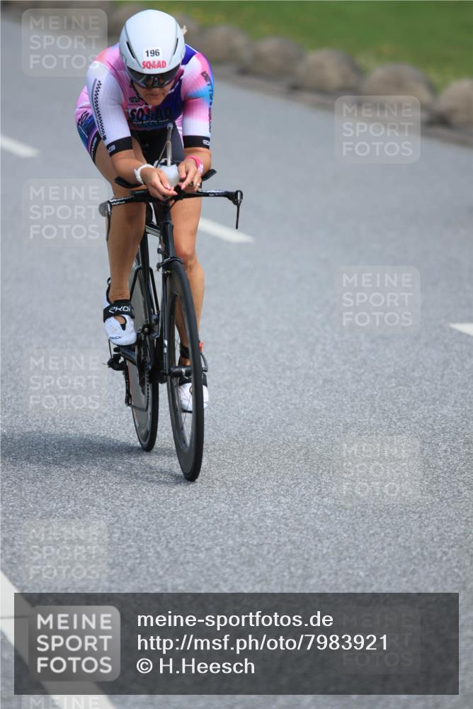21.06.2025 - 27. Vierlanden-Triathlon H.Heesch http://msf.ph/oto/7983921 15.06.2025 11:19:45 Radfahren 196, 835, 982 meine-sportfotos.de