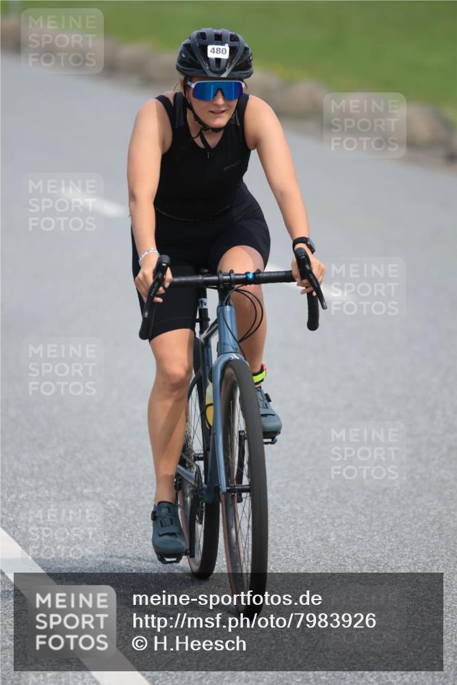 15.06.2025 - 27. Vierlanden-Triathlon H.Heesch http://msf.ph/oto/7983926 15.06.2025 10:58:24 Radfahren 480, 499 meine-sportfotos.de