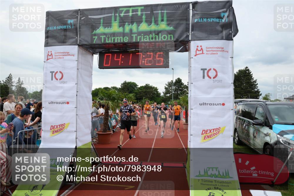 15.06.2025 - 7 Türme Triathlon Michael Strokosch http://msf.ph/oto/7983948 15.06.2025 14:17:24 Ziel 751, 825, 850, 1128 meine-sportfotos.de