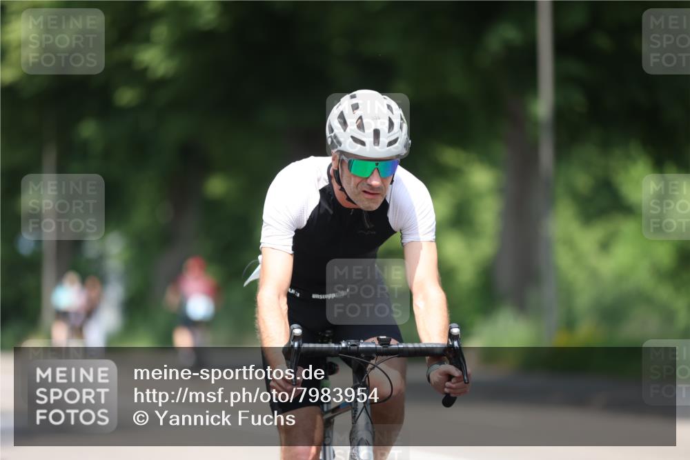 15.06.2025 - 7 Türme Triathlon Yannick Fuchs http://msf.ph/oto/7983954 15.06.2025 12:54:06 Radfahren 332, 562, 649 meine-sportfotos.de