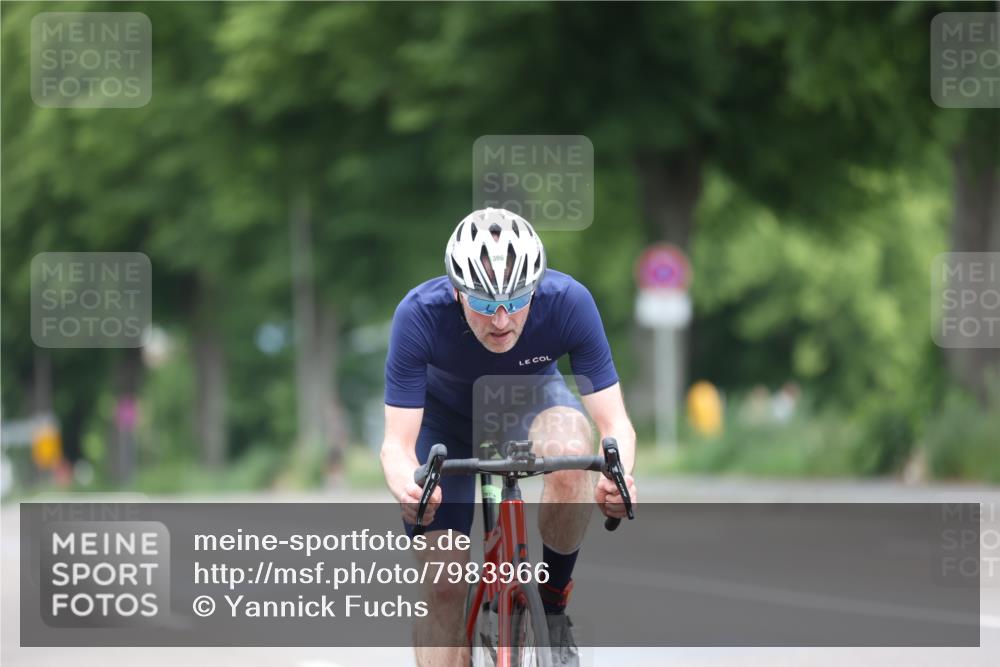 15.06.2025 - 7 Türme Triathlon Yannick Fuchs http://msf.ph/oto/7983966 15.06.2025 11:37:51 Radfahren 200 meine-sportfotos.de