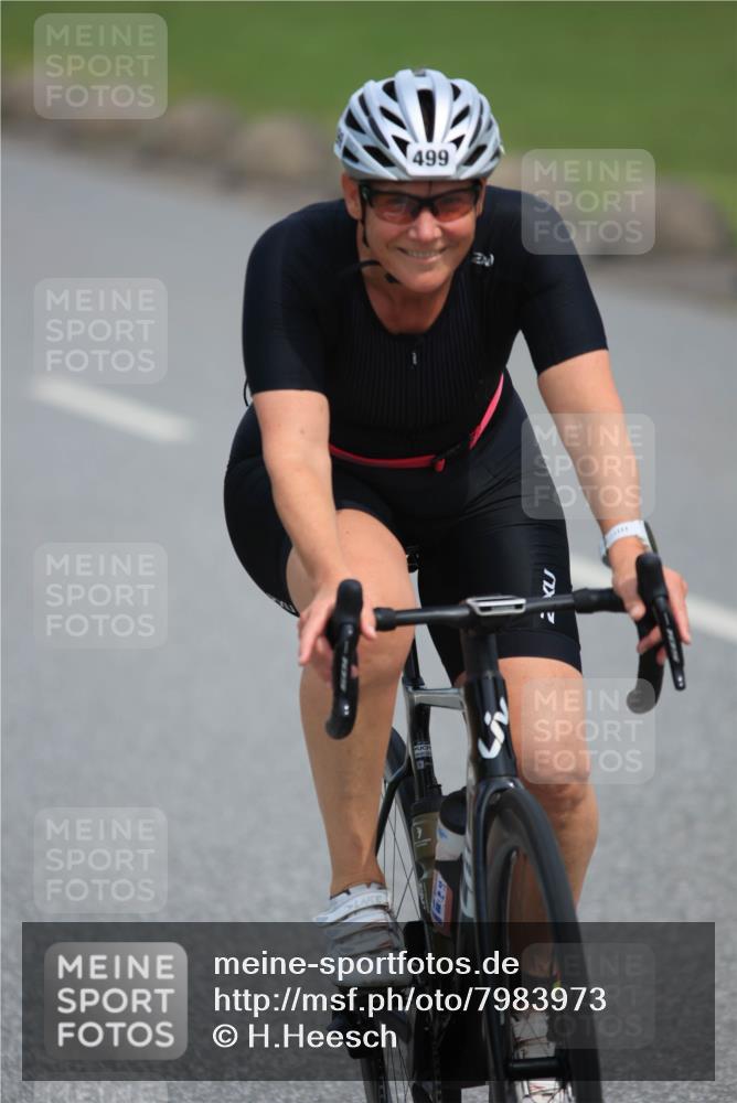 15.06.2025 - 27. Vierlanden-Triathlon H.Heesch http://msf.ph/oto/7983973 15.06.2025 10:58:26 Radfahren 387, 480, 499 meine-sportfotos.de