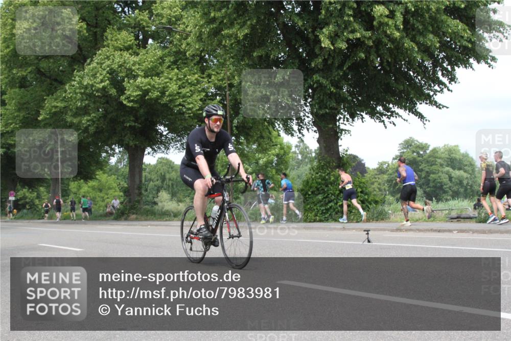 15.06.2025 - 7 Türme Triathlon Yannick Fuchs http://msf.ph/oto/7983981 15.06.2025 13:40:51 Radfahren  meine-sportfotos.de