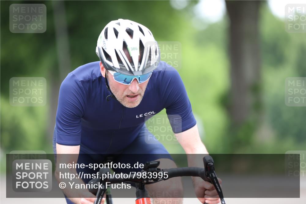 15.06.2025 - 7 Türme Triathlon Yannick Fuchs http://msf.ph/oto/7983995 15.06.2025 11:37:51 Radfahren 200 meine-sportfotos.de
