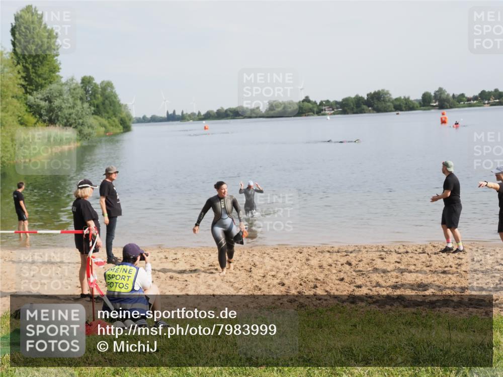 21.06.2025 - 27. Vierlanden-Triathlon MichiJ http://msf.ph/oto/7983999 15.06.2026 09:08:55 Schwimmen 199 meine-sportfotos.de