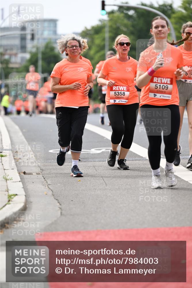 15.06.2025 - REWE Women's Run Dr. Thomas Lammeyer http://msf.ph/oto/7984003 15.06.2025 10:46:54 Laufen 5109, 5358 meine-sportfotos.de