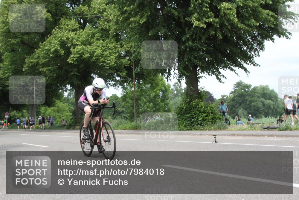 15.06.2025 - 7 Türme Triathlon Yannick Fuchs http://msf.ph/oto/7984018 15.06.2025 13:41:14 Radfahren  meine-sportfotos.de