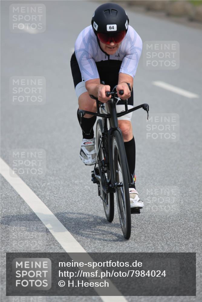 15.06.2025 - 27. Vierlanden-Triathlon H.Heesch http://msf.ph/oto/7984024 15.06.2025 10:58:37 Radfahren 64, 144, 246, 387, 693 meine-sportfotos.de