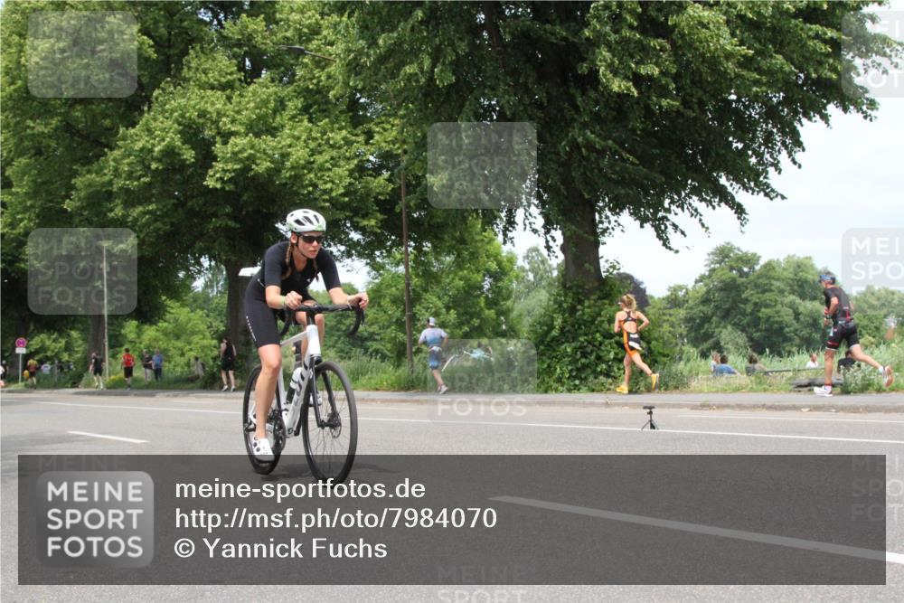 15.06.2025 - 7 Türme Triathlon Yannick Fuchs http://msf.ph/oto/7984070 15.06.2025 13:42:10 Radfahren  meine-sportfotos.de