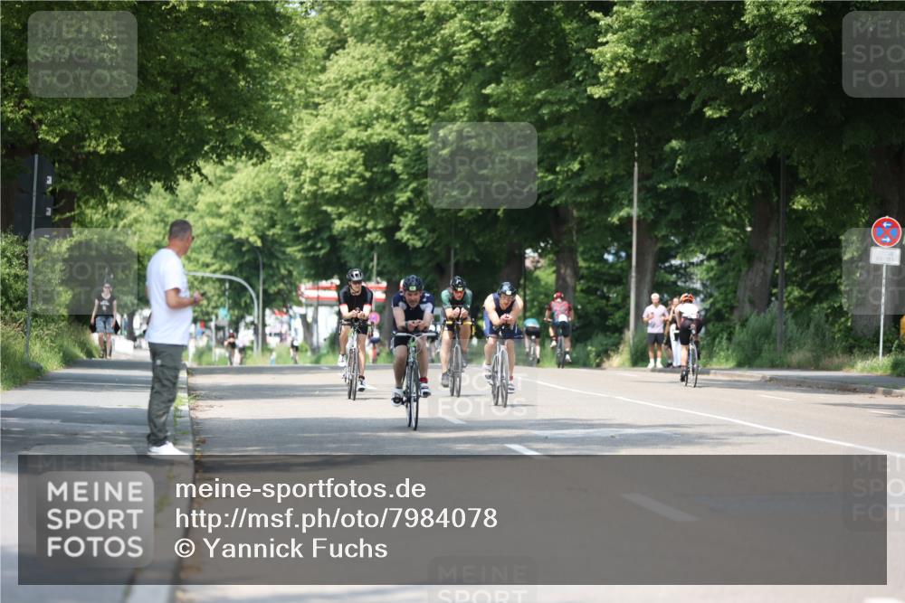 15.06.2025 - 7 Türme Triathlon Yannick Fuchs http://msf.ph/oto/7984078 15.06.2025 12:54:10 Radfahren 332, 510, 562, 613, 649, 1090 meine-sportfotos.de