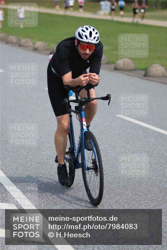 21.06.2025 - 27. Vierlanden-Triathlon H.Heesch http://msf.ph/oto/7984083 15.06.2025 11:20:33 Radfahren 114 meine-sportfotos.de