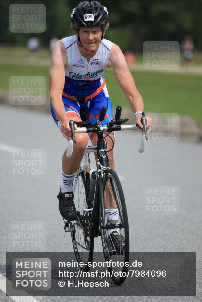 15.06.2025 - 27. Vierlanden-Triathlon H.Heesch http://msf.ph/oto/7984096 15.06.2025 10:58:54 Radfahren 23, 173, 471, 477, 595 meine-sportfotos.de