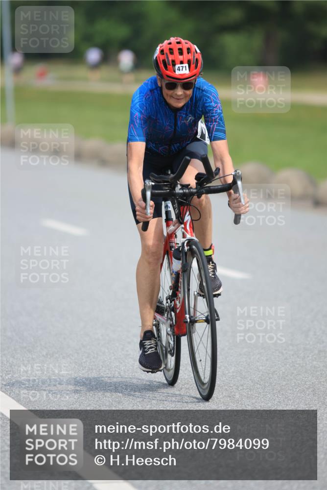 15.06.2025 - 27. Vierlanden-Triathlon H.Heesch http://msf.ph/oto/7984099 15.06.2025 10:58:56 Radfahren 23, 173, 471, 477, 595, 621 meine-sportfotos.de
