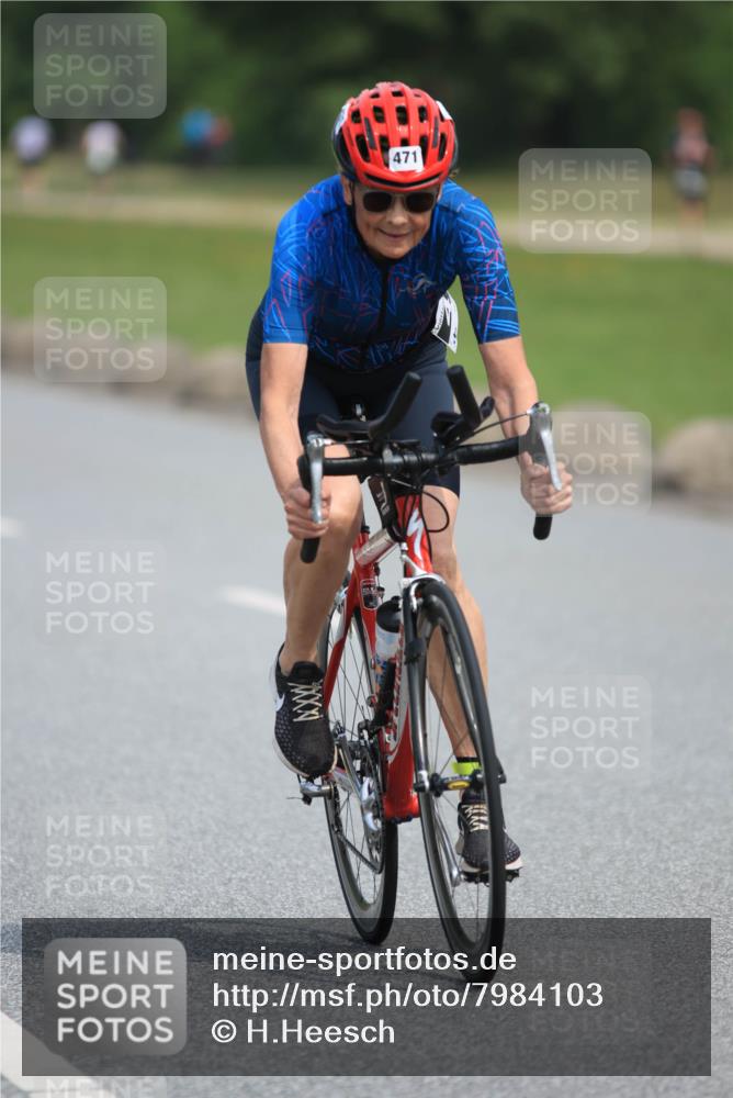 15.06.2025 - 27. Vierlanden-Triathlon H.Heesch http://msf.ph/oto/7984103 15.06.2025 10:58:56 Radfahren 23, 173, 471, 477, 595, 621 meine-sportfotos.de