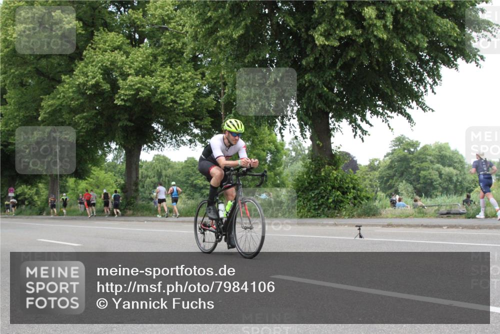 15.06.2025 - 7 Türme Triathlon Yannick Fuchs http://msf.ph/oto/7984106 15.06.2025 13:42:50 Radfahren  meine-sportfotos.de