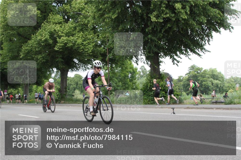 15.06.2025 - 7 Türme Triathlon Yannick Fuchs http://msf.ph/oto/7984115 15.06.2025 13:42:56 Radfahren  meine-sportfotos.de