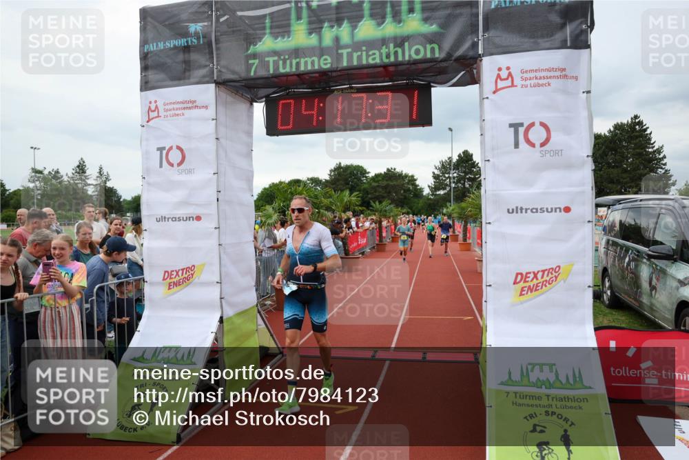 15.06.2025 - 7 Türme Triathlon Michael Strokosch http://msf.ph/oto/7984123 15.06.2025 14:17:30 Ziel 451, 506, 737, 825, 850, 975, 1128, 1189 meine-sportfotos.de