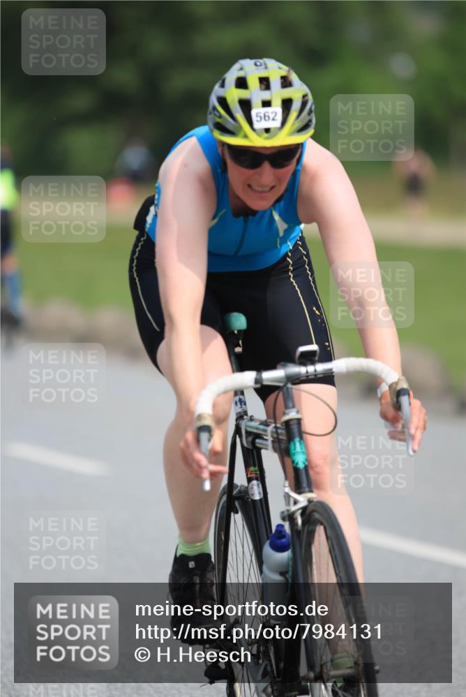 15.06.2025 - 27. Vierlanden-Triathlon H.Heesch http://msf.ph/oto/7984131 15.06.2025 10:59:06 Radfahren 247, 562, 621 meine-sportfotos.de