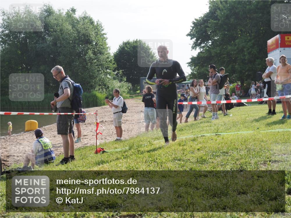 15.06.2025 - 27. Vierlanden-Triathlon KatJ http://msf.ph/oto/7984137 15.06.2025 08:53:27 Schwimmen 162, 169 meine-sportfotos.de