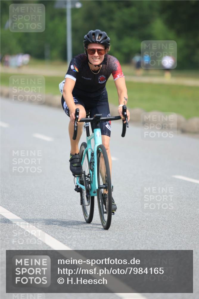 15.06.2025 - 27. Vierlanden-Triathlon H.Heesch http://msf.ph/oto/7984165 15.06.2025 10:59:20 Radfahren 131, 445, 472, 582 meine-sportfotos.de