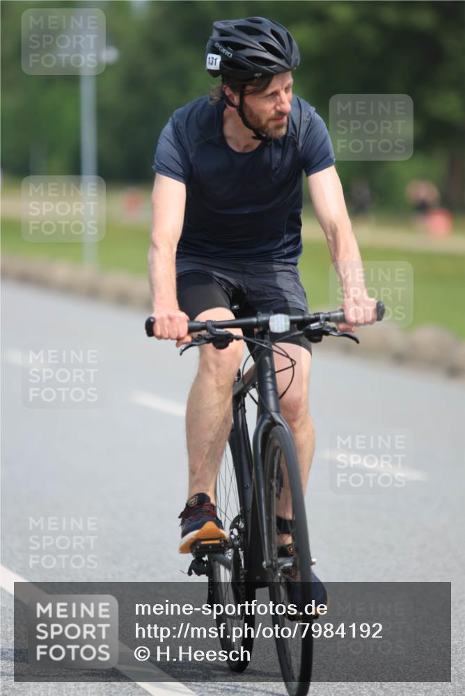 15.06.2025 - 27. Vierlanden-Triathlon H.Heesch http://msf.ph/oto/7984192 15.06.2025 10:59:22 Radfahren 131, 582 meine-sportfotos.de