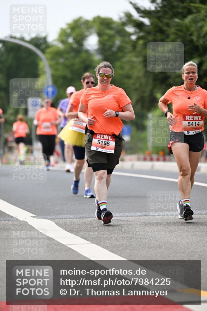 15.06.2025 - REWE Women's Run Dr. Thomas Lammeyer http://msf.ph/oto/7984225 15.06.2025 10:47:00 Laufen 5198, 5414 meine-sportfotos.de