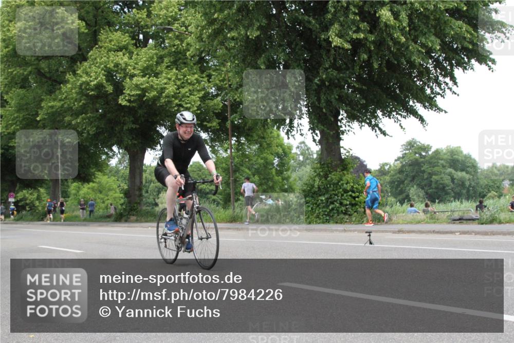 15.06.2025 - 7 Türme Triathlon Yannick Fuchs http://msf.ph/oto/7984226 15.06.2025 13:43:43 Radfahren  meine-sportfotos.de