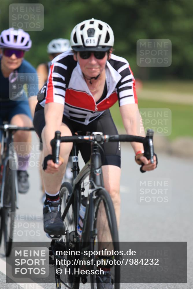 15.06.2025 - 27. Vierlanden-Triathlon H.Heesch http://msf.ph/oto/7984232 15.06.2025 10:59:33 Radfahren 206, 220, 526, 611, 652, 775 meine-sportfotos.de