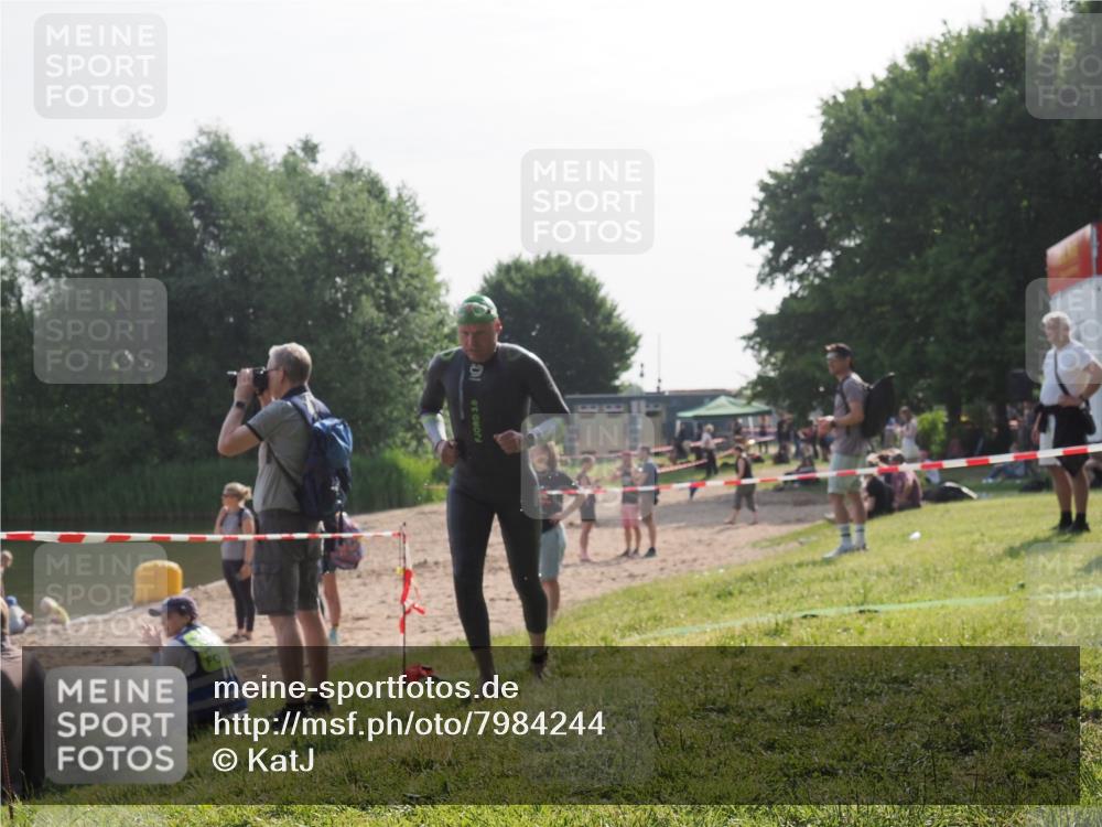 15.06.2025 - 27. Vierlanden-Triathlon KatJ http://msf.ph/oto/7984244 15.06.2025 08:54:55 Schwimmen 108 meine-sportfotos.de