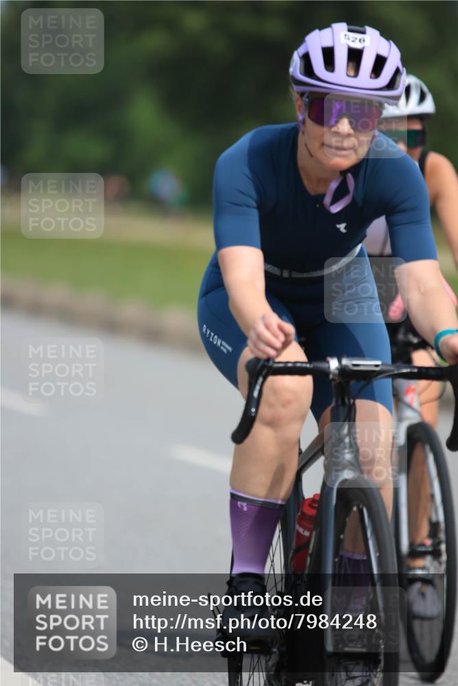 15.06.2025 - 27. Vierlanden-Triathlon H.Heesch http://msf.ph/oto/7984248 15.06.2025 10:59:34 Radfahren 206, 220, 371, 526, 611, 630, 652, 775 meine-sportfotos.de
