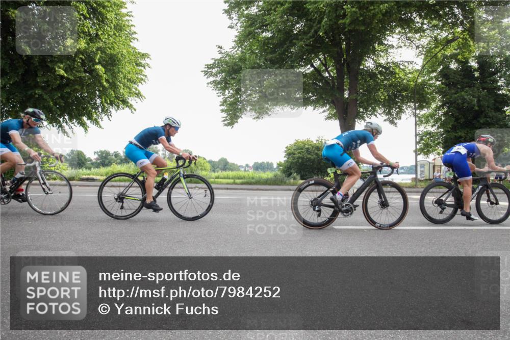 15.06.2025 - 7 Türme Triathlon Yannick Fuchs http://msf.ph/oto/7984252 15.06.2025 09:47:52 Radfahren 81, 84 meine-sportfotos.de