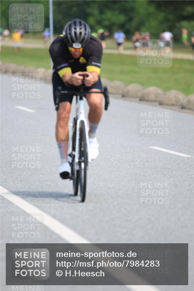 21.06.2025 - 27. Vierlanden-Triathlon H.Heesch http://msf.ph/oto/7984283 15.06.2025 11:22:02 Radfahren 133, 224, 653, 843 meine-sportfotos.de
