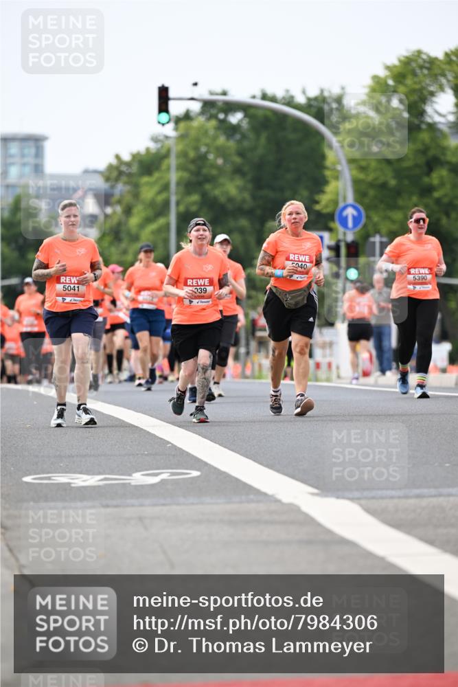 15.06.2025 - REWE Women's Run Dr. Thomas Lammeyer http://msf.ph/oto/7984306 15.06.2025 10:47:03 Laufen 5041, 040, 5390 meine-sportfotos.de