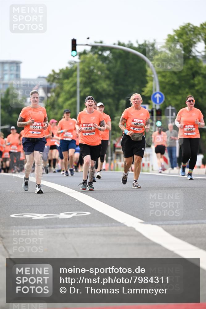 15.06.2025 - REWE Women's Run Dr. Thomas Lammeyer http://msf.ph/oto/7984311 15.06.2025 10:47:03 Laufen 5041, 5039, 41, 5040, 5390 meine-sportfotos.de