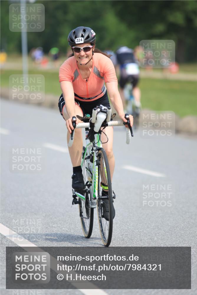 21.06.2025 - 27. Vierlanden-Triathlon H.Heesch http://msf.ph/oto/7984321 15.06.2025 11:22:06 Radfahren 133, 224, 653 meine-sportfotos.de