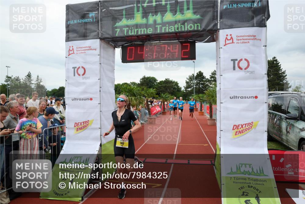 15.06.2025 - 7 Türme Triathlon Michael Strokosch http://msf.ph/oto/7984325 15.06.2025 14:17:41 Ziel 451, 737, 742, 781, 922, 975 meine-sportfotos.de