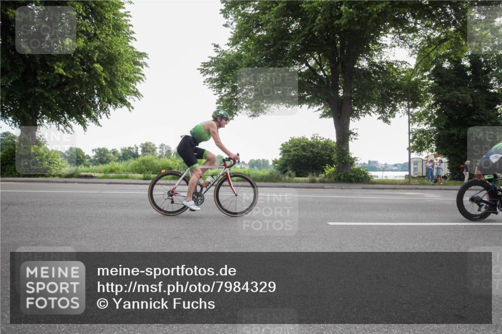 15.06.2025 - 7 Türme Triathlon Yannick Fuchs http://msf.ph/oto/7984329 15.06.2025 09:48:49 Radfahren 105, 106 meine-sportfotos.de