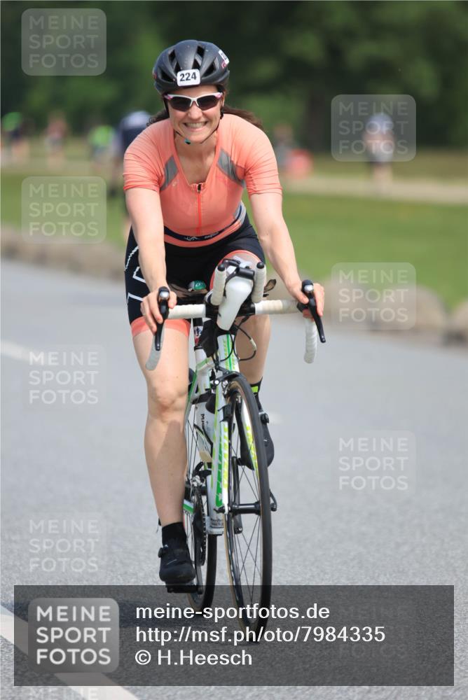 21.06.2025 - 27. Vierlanden-Triathlon H.Heesch http://msf.ph/oto/7984335 15.06.2025 11:22:06 Radfahren 133, 224, 653 meine-sportfotos.de