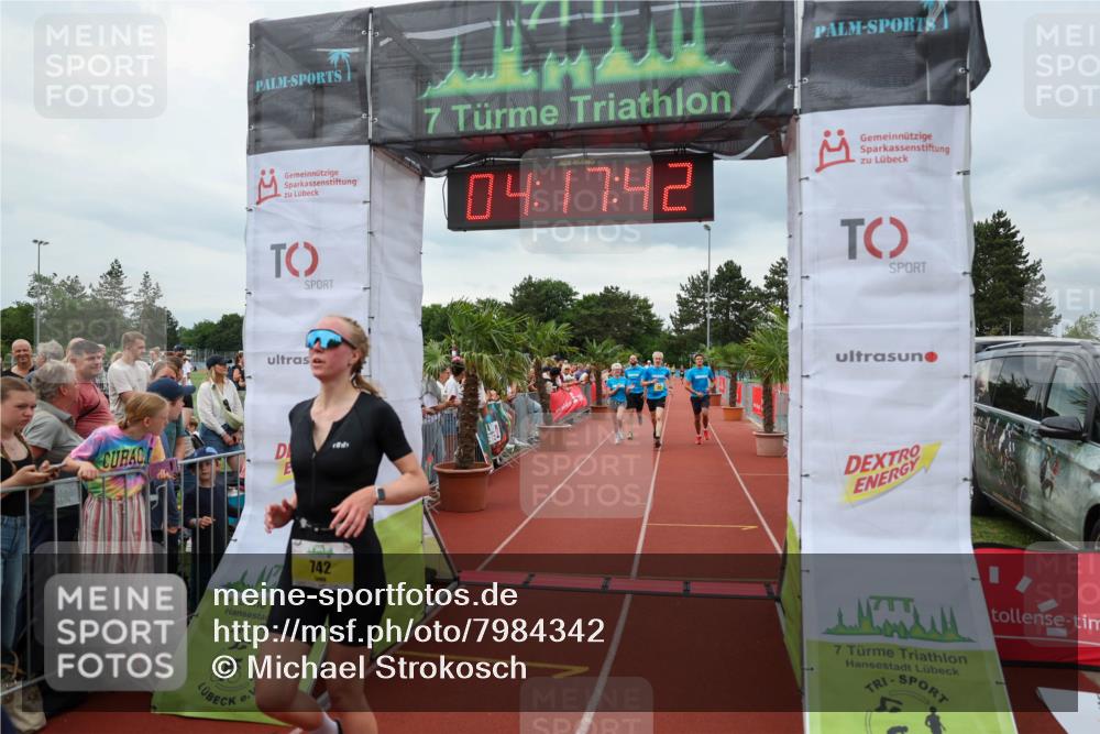15.06.2025 - 7 Türme Triathlon Michael Strokosch http://msf.ph/oto/7984342 15.06.2025 14:17:42 Ziel 451, 742, 781, 922 meine-sportfotos.de