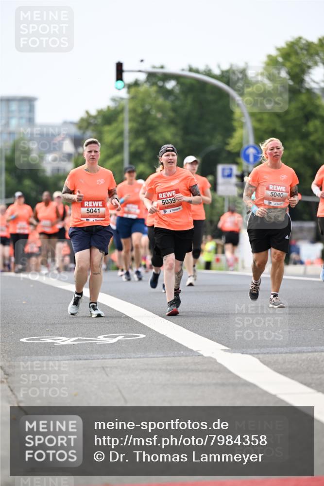 15.06.2025 - REWE Women's Run Dr. Thomas Lammeyer http://msf.ph/oto/7984358 15.06.2025 10:47:05 Laufen 5041, 5039, 5040 meine-sportfotos.de