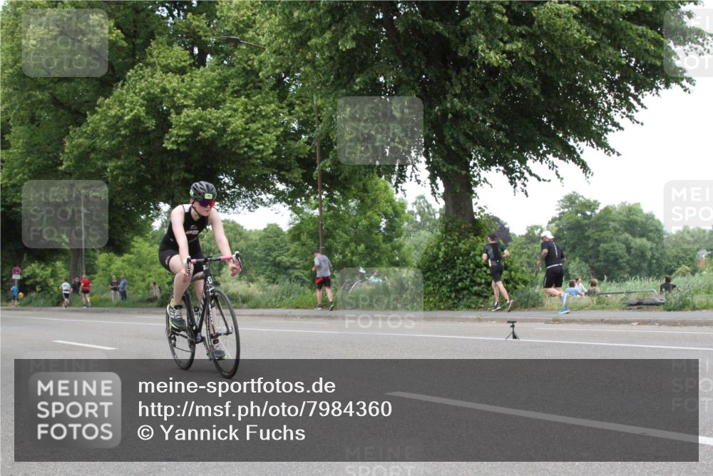 15.06.2025 - 7 Türme Triathlon Yannick Fuchs http://msf.ph/oto/7984360 15.06.2025 13:44:02 Radfahren  meine-sportfotos.de