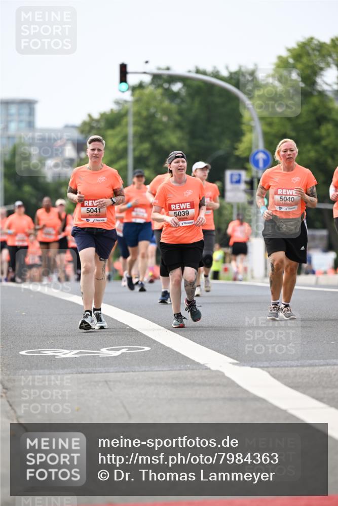 15.06.2025 - REWE Women's Run Dr. Thomas Lammeyer http://msf.ph/oto/7984363 15.06.2025 10:47:05 Laufen 5041, 5039, 5040 meine-sportfotos.de