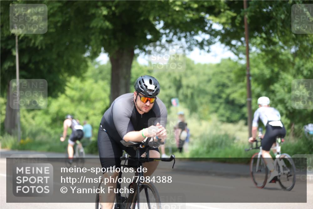 15.06.2025 - 7 Türme Triathlon Yannick Fuchs http://msf.ph/oto/7984388 15.06.2025 12:54:24 Radfahren 380, 604, 672 meine-sportfotos.de